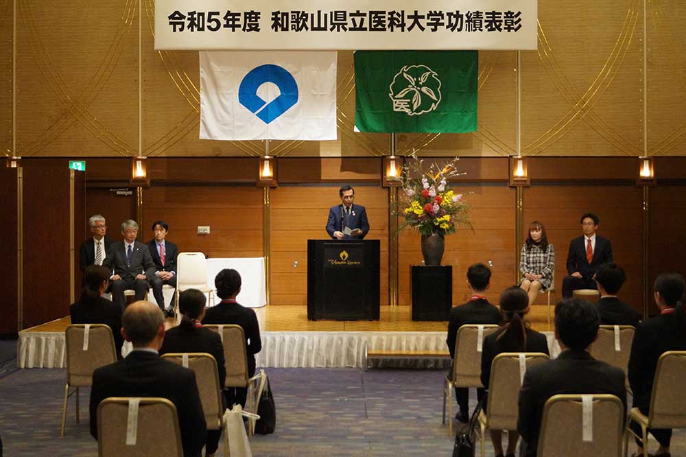 学業優秀賞・記念撮影